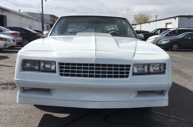 1983 White Chevrolet Monte Carlo Coupe
