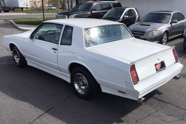 1983 White Chevrolet Monte Carlo Coupe