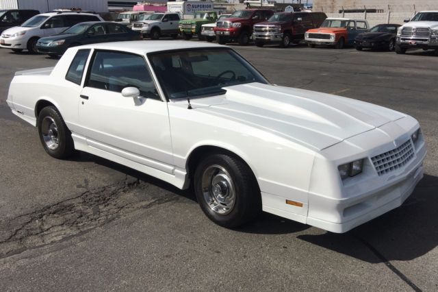 1983 White Chevrolet Monte Carlo Coupe