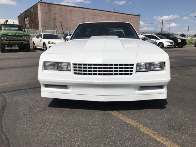 1983 White Chevrolet Monte Carlo Coupe