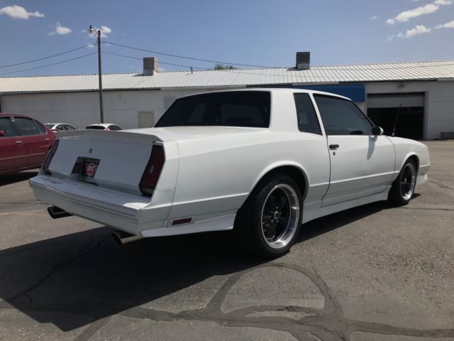 1983 White Chevrolet Monte Carlo Coupe