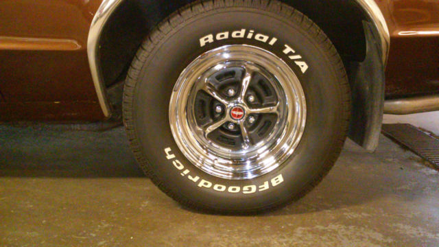 1976 brown Ford Torino Coupe