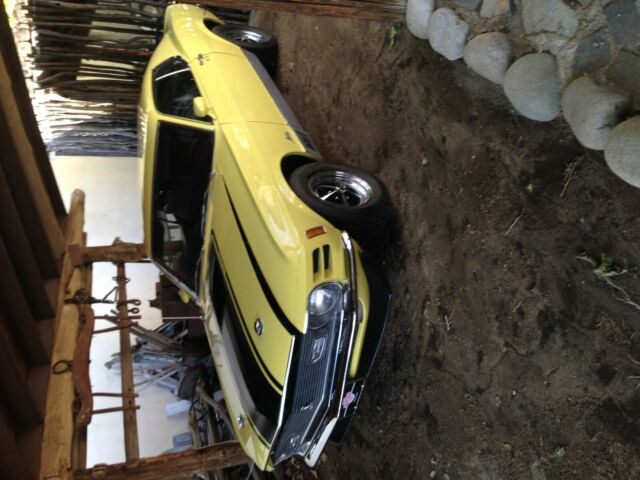 1970 Yellow Ford Mustang Coupe