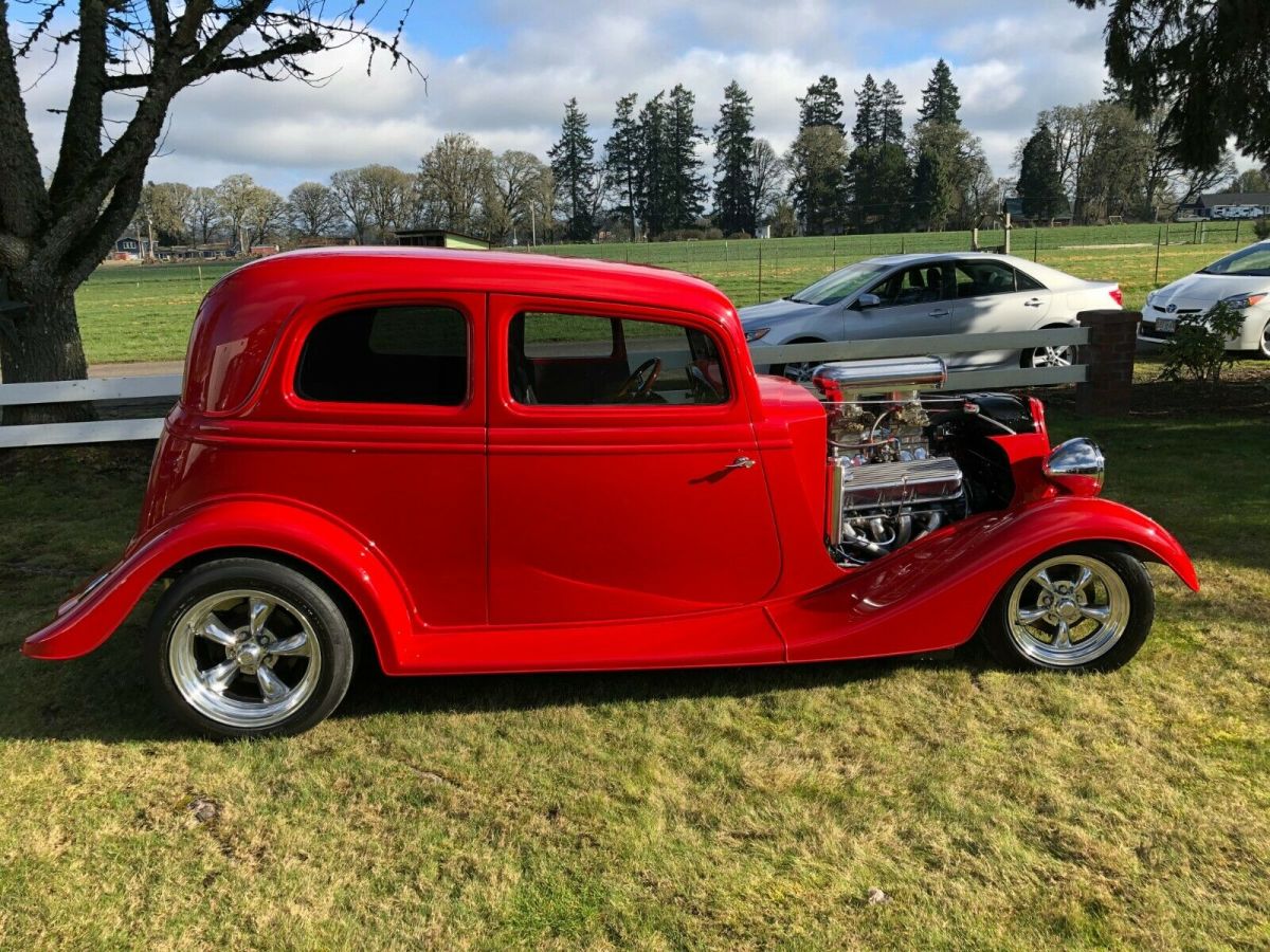 1933 Red Ford Vicky 2 door