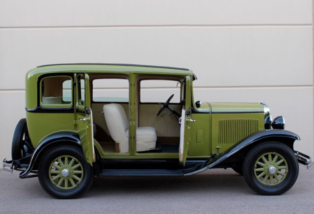 1930 Green & Black Dodge DD New Sedan Sedan