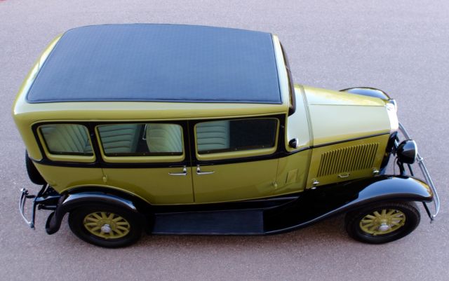 1930 Green & Black Dodge DD New Sedan Sedan