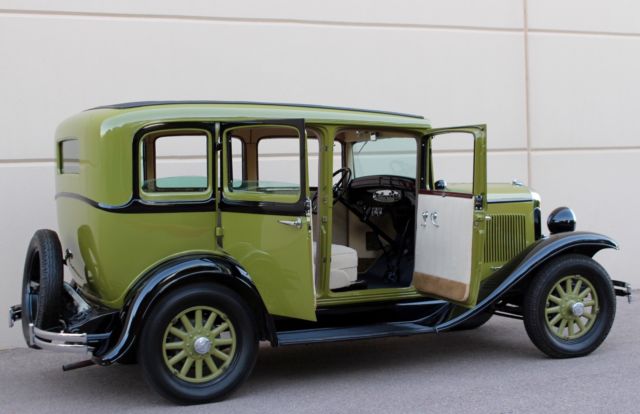 1930 Green & Black Dodge DD New Sedan Sedan