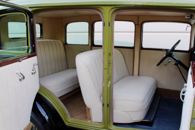 1930 Green & Black Dodge DD New Sedan Sedan