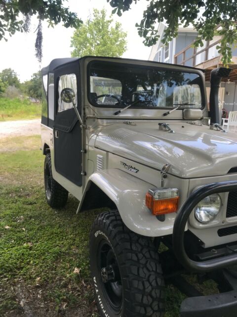 1981 DESERT TAN Toyota Land Cruiser SUV