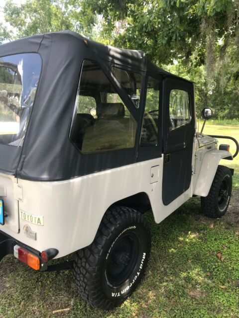 1981 DESERT TAN Toyota Land Cruiser SUV