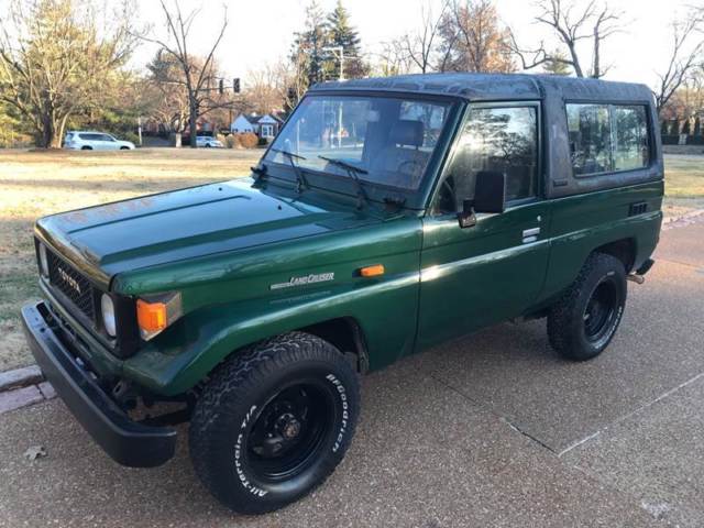 1990 Green Toyota Land Cruiser SUV