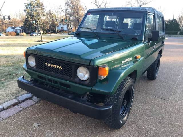 1990 Green Toyota Land Cruiser SUV