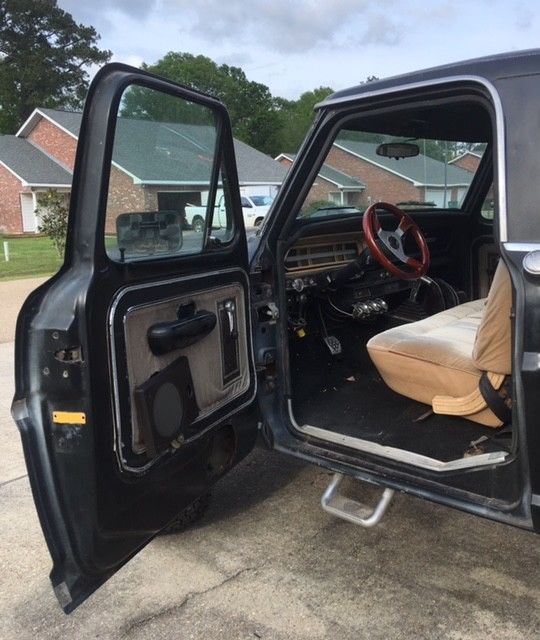 1972 Black Ford F-250