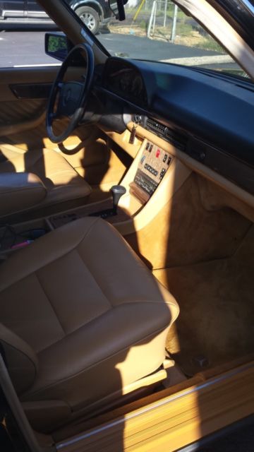 1989 Black Mercedes-Benz 300-Series