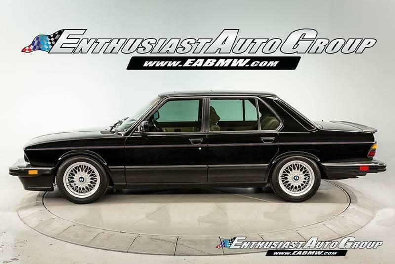 1988 Black BMW M5 Sedan