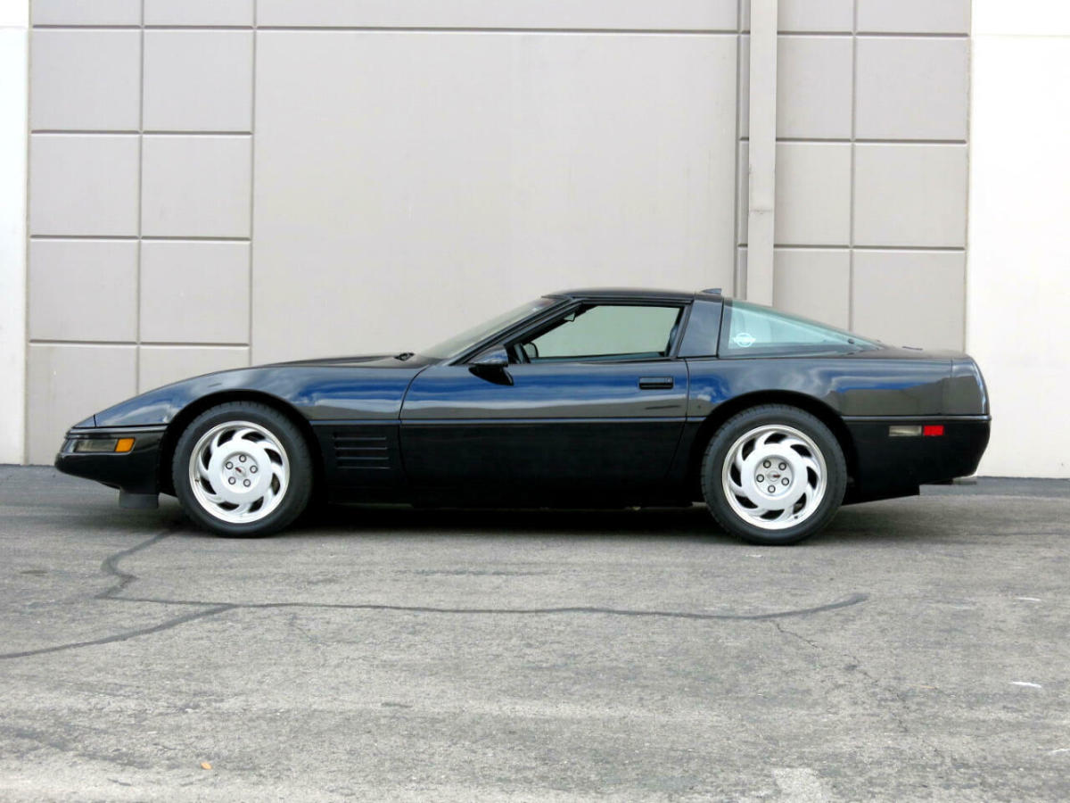 1991 Black Chevrolet Corvette --
