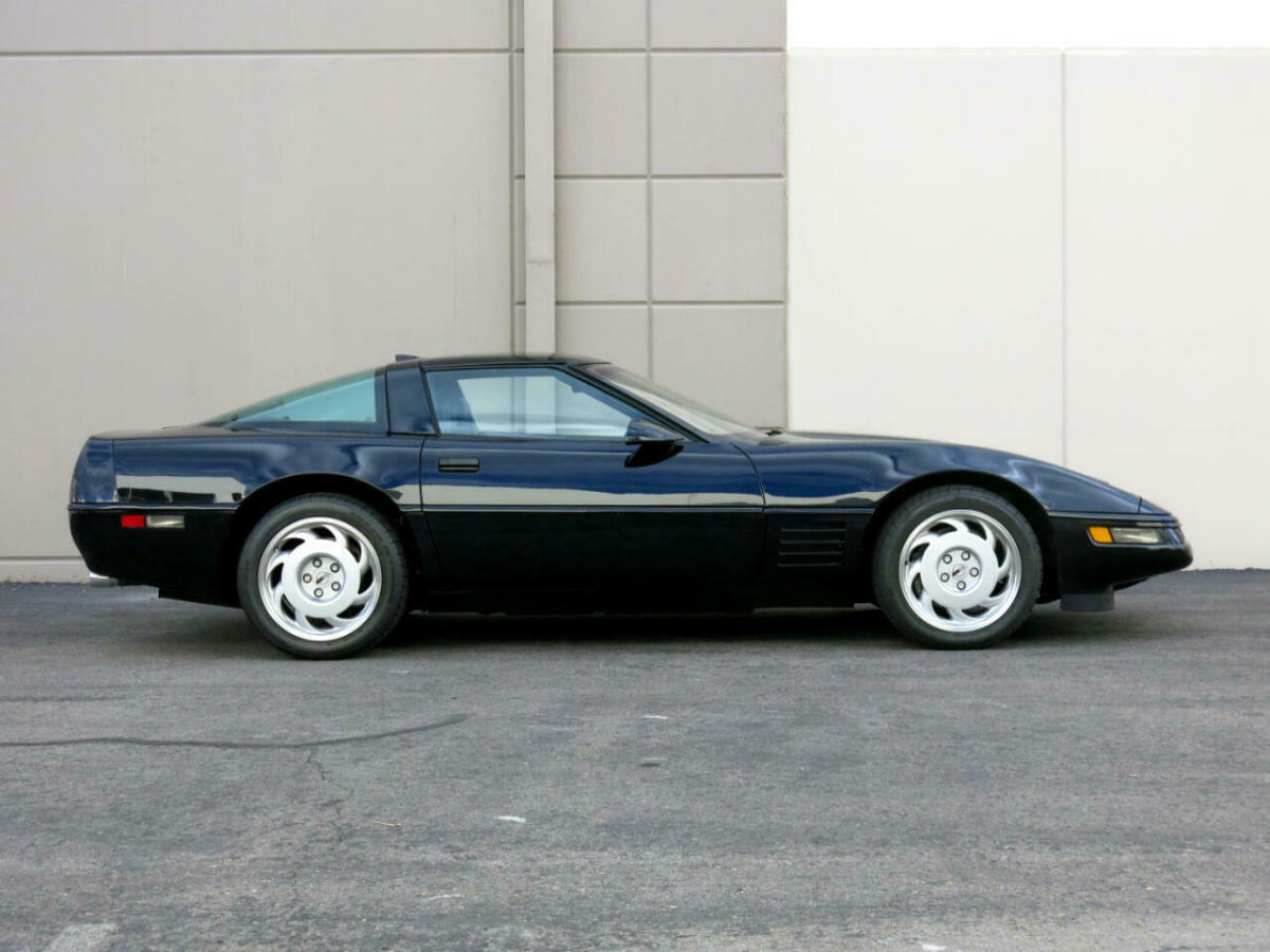 1991 Black Chevrolet Corvette --