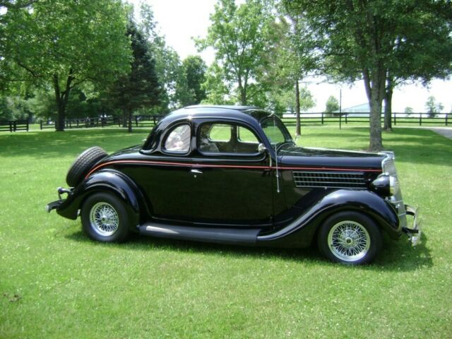 1935 Black Ford Hot Rod / Street Rod Coupe