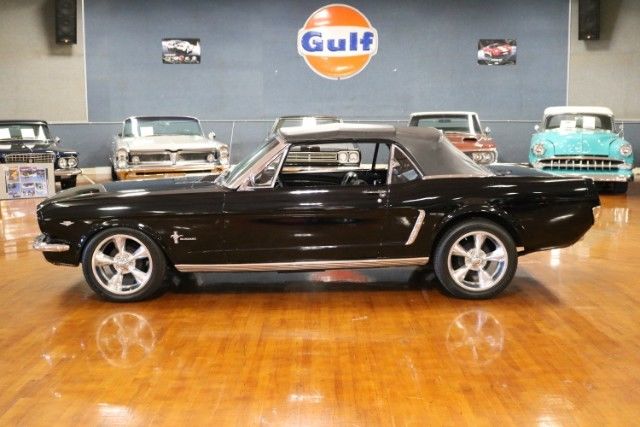 1965 Black Ford Mustang --