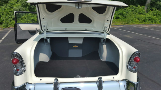 1956 BLACK/WHITE Chevrolet Bel Air/150/210 Sedan