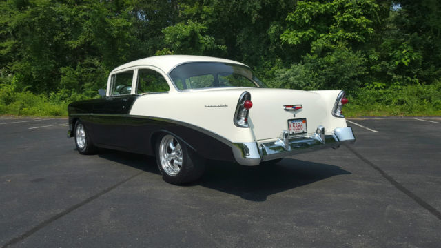 1956 BLACK/WHITE Chevrolet Bel Air/150/210 Sedan