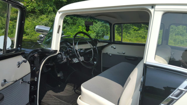 1956 BLACK/WHITE Chevrolet Bel Air/150/210 Sedan