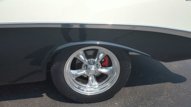 1956 BLACK/WHITE Chevrolet Bel Air/150/210 Sedan