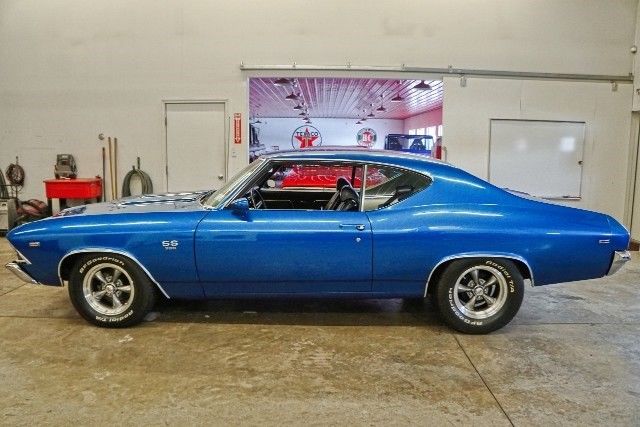 1969 Blue Chevrolet Chevelle --