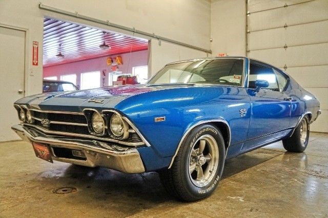 1969 Blue Chevrolet Chevelle --