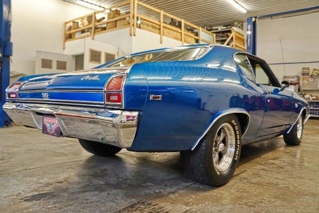 1969 Blue Chevrolet Chevelle --