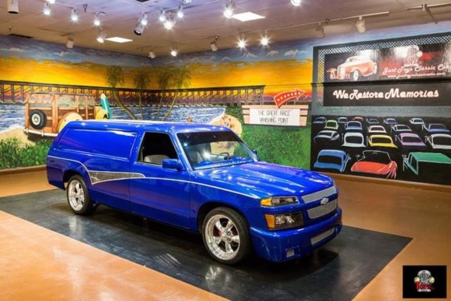1987 Blue Chevrolet S-10 Pickup Truck