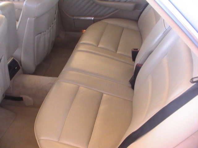 1990 Blue Mercedes-Benz S-Class Sedan