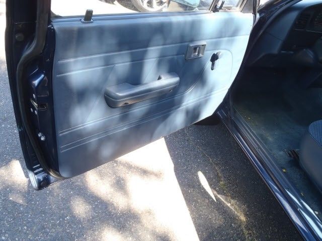 1992 Blue Toyota PICKUP DX 2dr Deluxe Extended Cab SB
