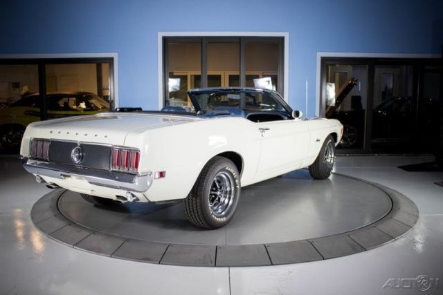 1970 White Ford Mustang