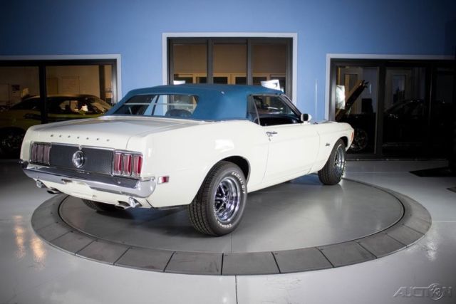1970 White Ford Mustang