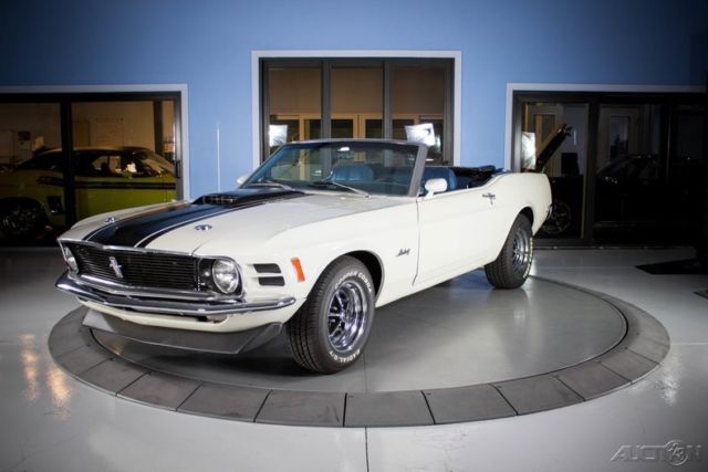 1970 White Ford Mustang