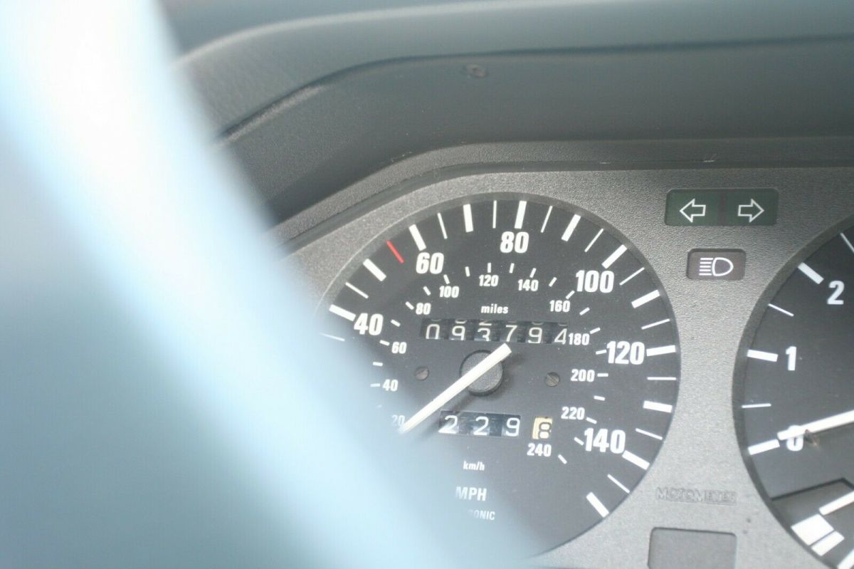 1991 Silver BMW 3-Series Convertible