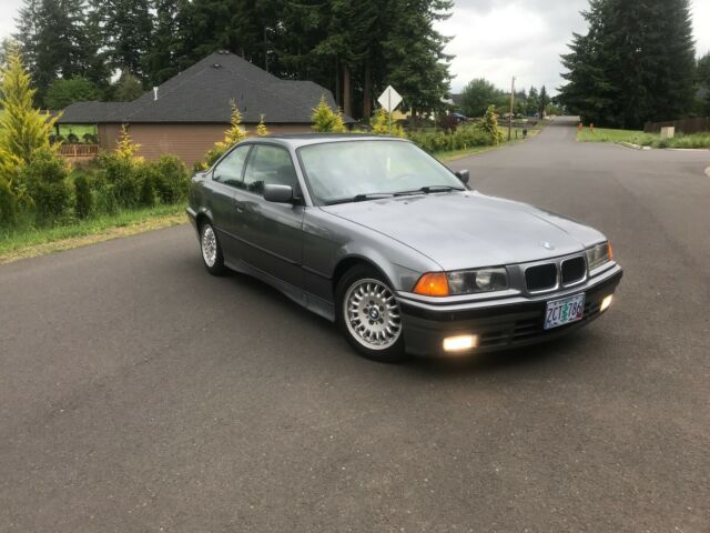 1993 BMW-granitesilber-metallic BMW 3-Series Coupe