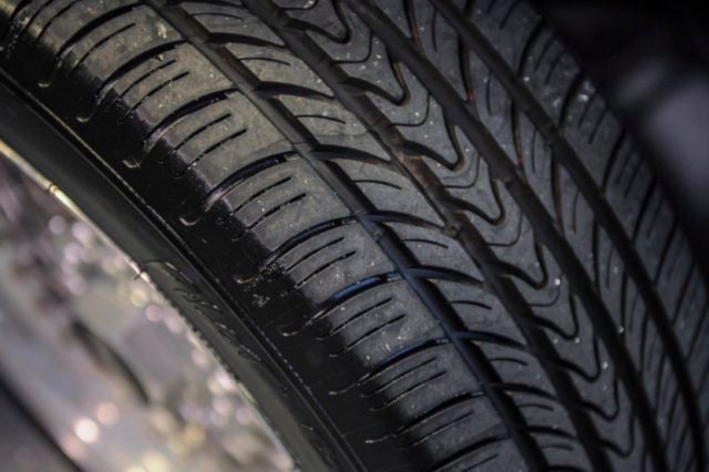 19720000 Silver BMW 6-Series Coupe