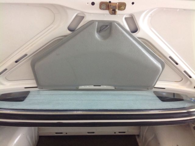 1983 White BMW 3-Series Coupe