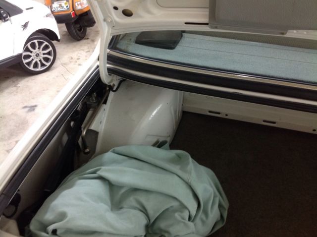 1983 White BMW 3-Series Coupe