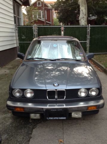 1987 Cirrus blue BMW 3-Series Sedan