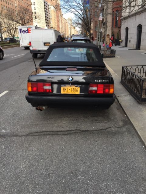 1992 Black BMW 3-Series Convertible