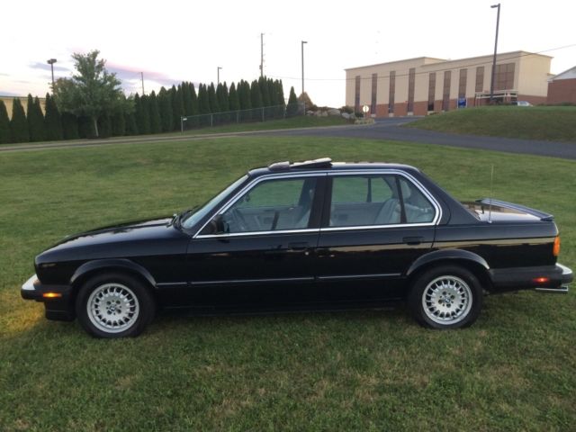 1986 Gold BMW 3-Series Coupe