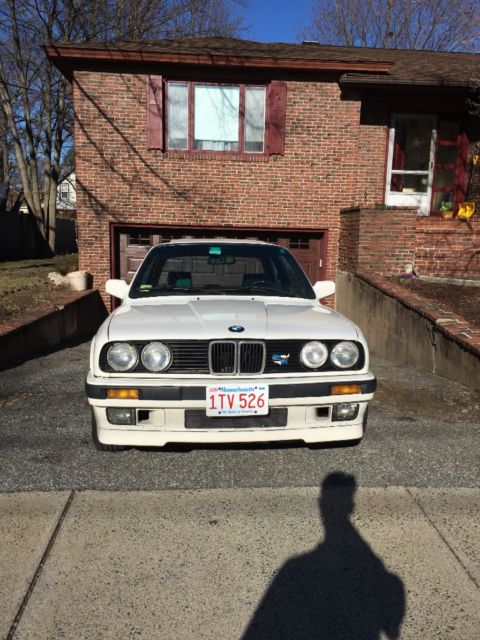 1992 Red BMW 3-Series Coupe