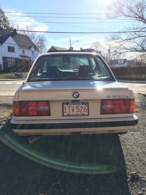 1992 Red BMW 3-Series Coupe