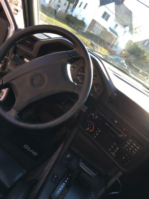 1992 Red BMW 3-Series Coupe