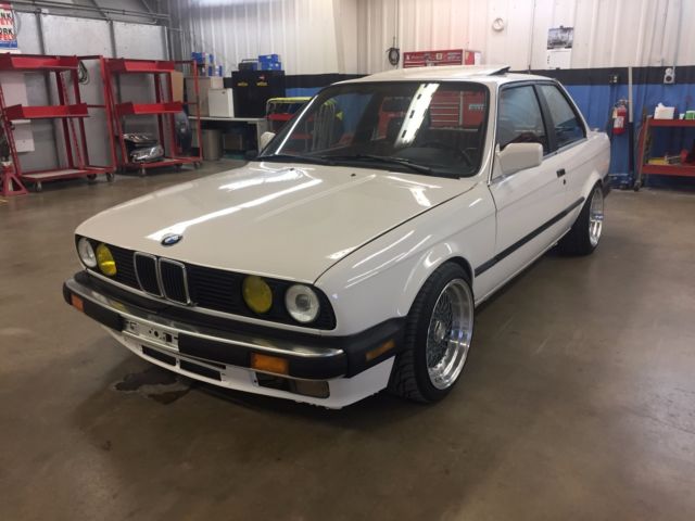 1988 White BMW 3-Series Coupe