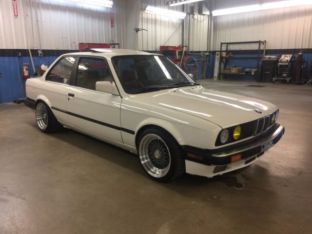 1988 White BMW 3-Series Coupe