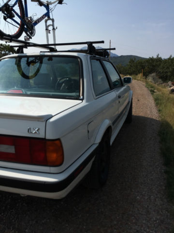 1991 White BMW 3-Series Coupe